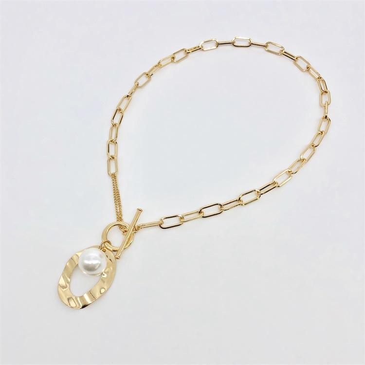 Bold Luxe Link Necklace with Simulated Pearl Accent - Yourstylesite