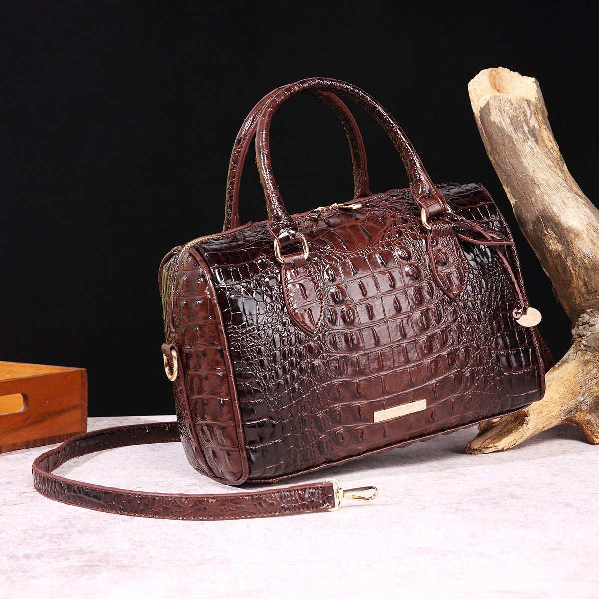 Elegant Retro Women&