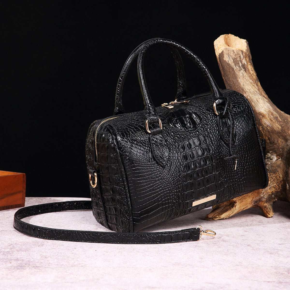 Elegant Retro Women&