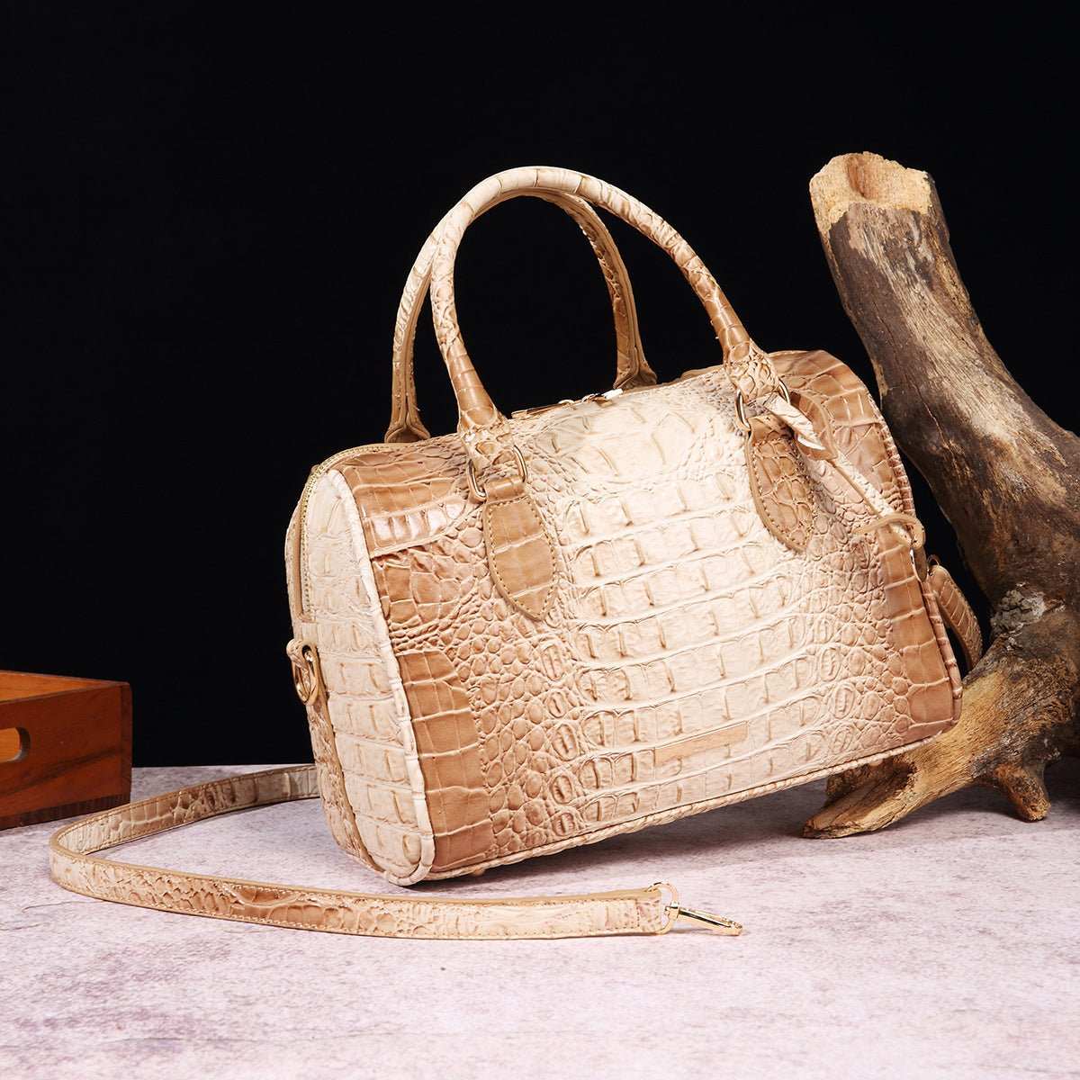 Elegant Retro Women&
