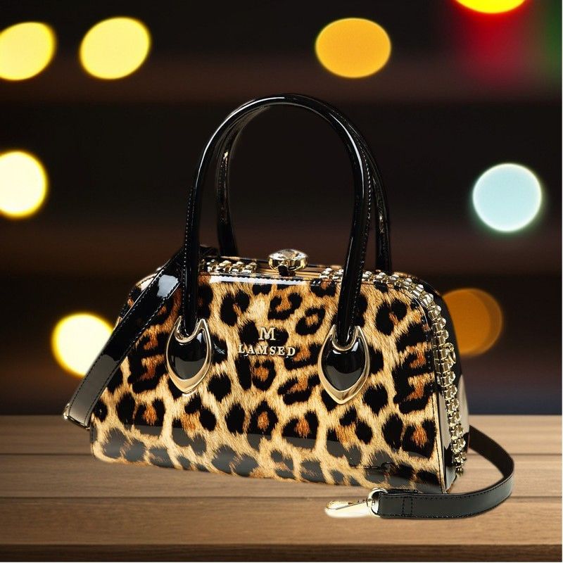 Luxury Leather Shoulder Messenger Bag - Stylish and Sophisticated - Yourstylesite
