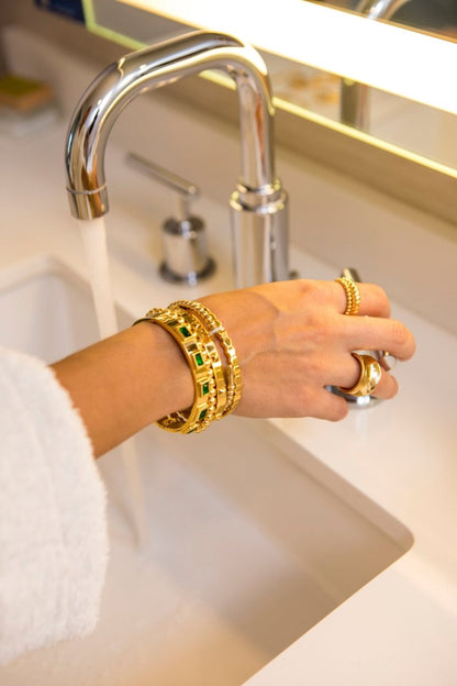 Lustrous Emerald Elegance Band - Yourstylesite