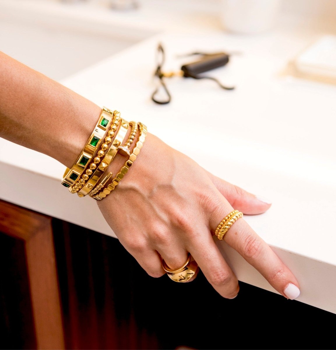Lustrous Emerald Elegance Band - Yourstylesite